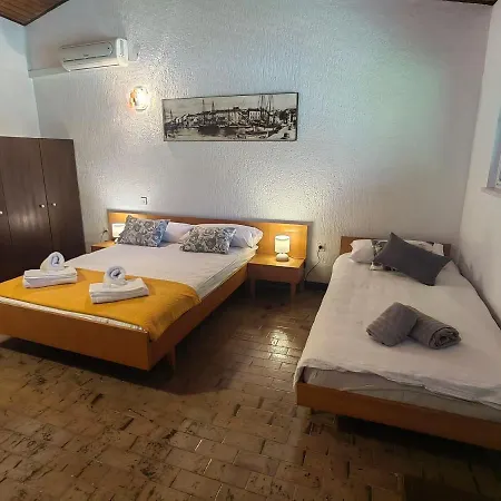 Lada Apartament *